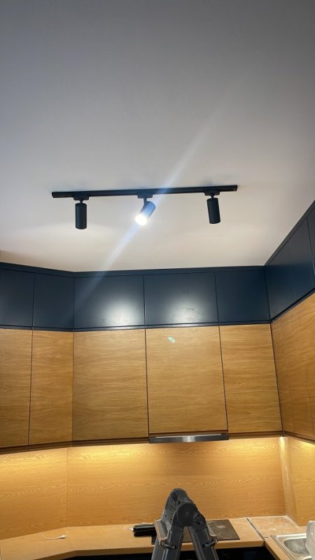 Tirane, jepet me qera apartament 1+1+garazhd Ballkon Kati 2, 75 m² 600 L (Rr Fejzi Hizmo)
