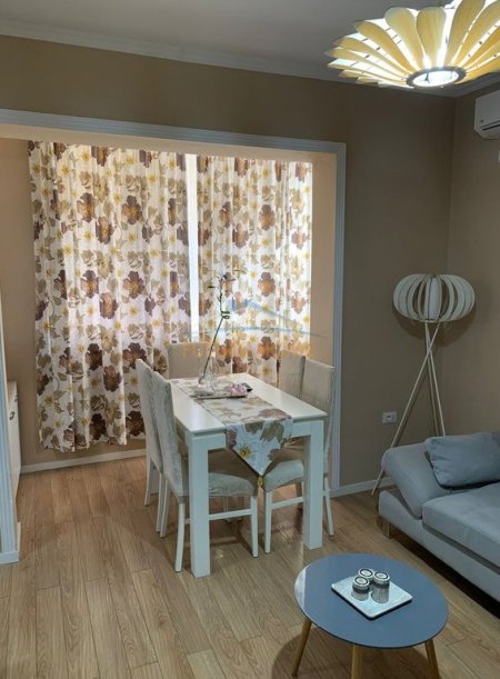 Tirane, jepet me qera apartament 1+1 Kati 3, 55 m² 600 € (Mine Peza)