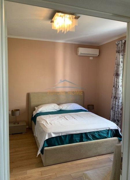 Tirane, jepet me qera apartament 1+1 Kati 3, 55 m² 600 € (Mine Peza)