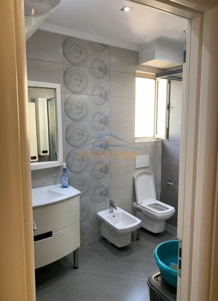 Tirane, jepet me qera apartament 1+1 Kati 3, 55 m² 600 € (Mine Peza)