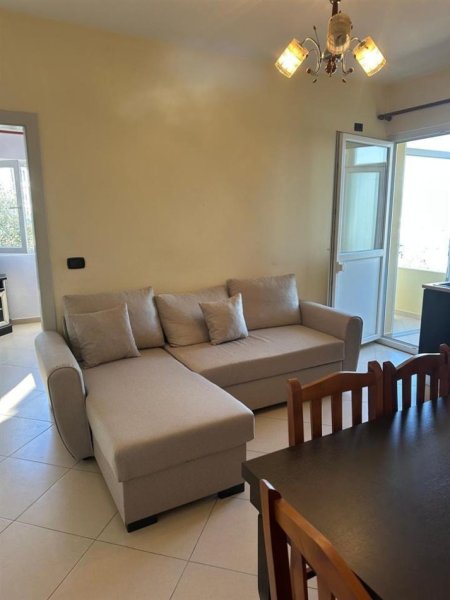Tirane, jepet me qera apartament 2+1 Kati 1, 75 m² 300 € (SAUK)