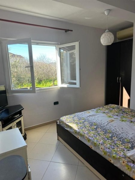 Tirane, jepet me qera apartament 2+1 Kati 1, 75 m² 300 € (SAUK)