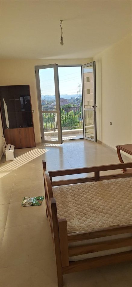 Tirane, jepet me qera apartament 1+1 Kati 2, 85 m² 350 € (5 MAJI)