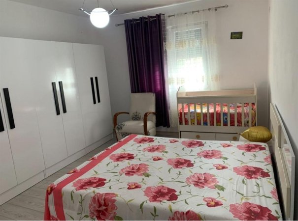 Tirane, jepet me qera apartament 2+1 Kati 3, 80 m² 450 € (ALLIAS)