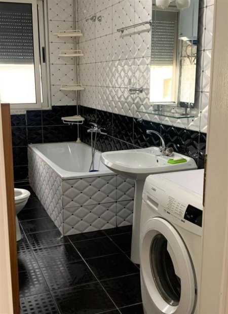 Tirane, jepet me qera apartament 2+1 Kati 3, 80 m² 450 € (ALLIAS)