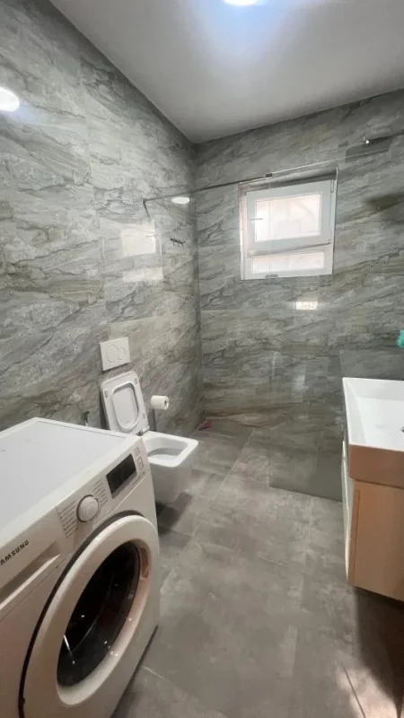 Tirane, jepet me qera apartament 2+1+Aneks+Ballkon Kati 6, 110 m² 600 € (Perballe me Delijorgjin)