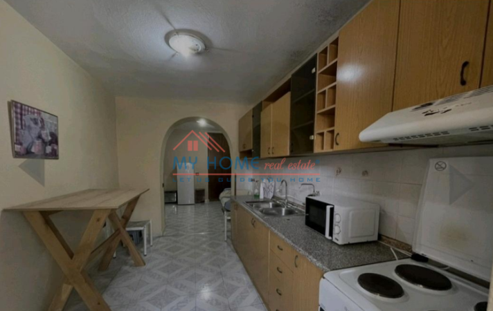 Tirane, jepet me qera apartament 2+1+Ballkon Kati 1, 102 m² 550 € (Rruga e Kavajes)