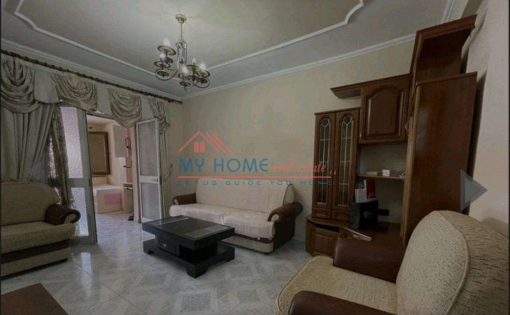 Tirane, jepet me qera apartament 2+1+Ballkon Kati 1, 102 m² 550 € (Rruga e Kavajes)