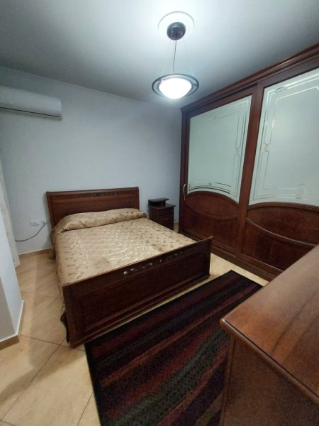 Tirane, jepet me qera apartament 1+1+Ballkon Kati 2, 60 m² 550 € (Rruga e Kavajes)