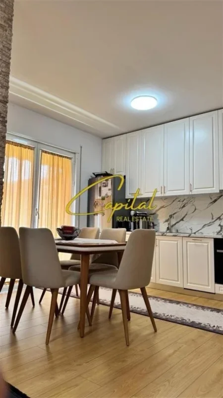 Tirane, jepet me qera apartament 1+1 Kati 3, 75 m² 550 € (ASTIR)