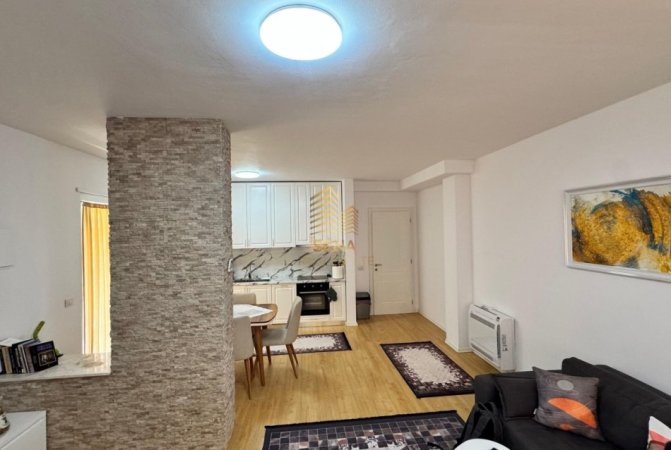 Tirane, jepet me qera apartament 1+1+Ballkon Kati 3, 70 m² 550 € (Kompleksi Green City)