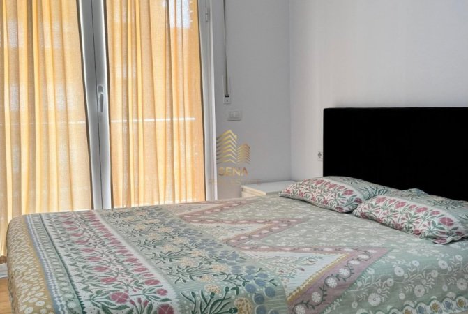 Tirane, jepet me qera apartament 1+1+Ballkon Kati 3, 70 m² 550 € (Kompleksi Green City)