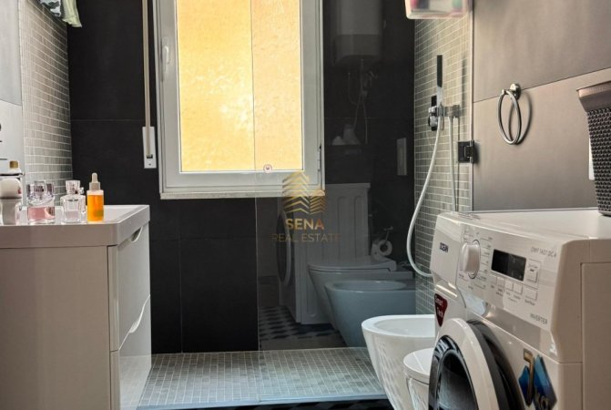 Tirane, jepet me qera apartament 1+1+Ballkon Kati 3, 70 m² 550 € (Kompleksi Green City)