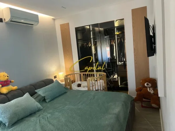 Tirane, shitet apartament 2+1 Kati 3, 92 m² 145.000 € (FRESKU)