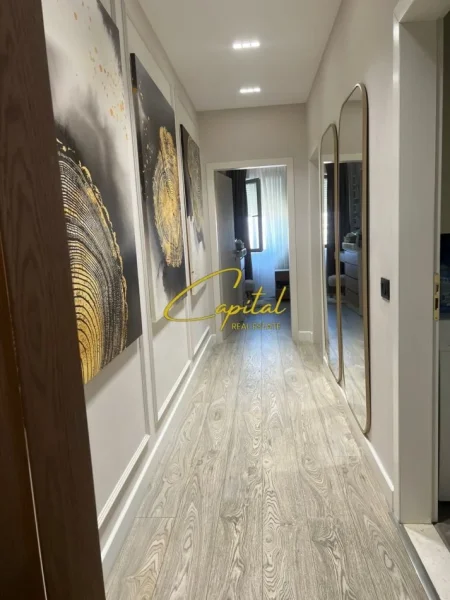 Tirane, shitet apartament 2+1 Kati 3, 92 m² 145.000 € (FRESKU)