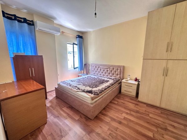 Tirane, jepet me qera apartament 2+1+Ballkon Kati 2, 115 m² 550 € (Don Bosco)
