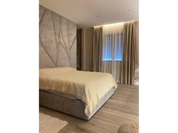 Durres, shitet apartament+verande | Penthouse 3+1+Ballkon Kati 6, 188 m² 300.000 € (Golem)