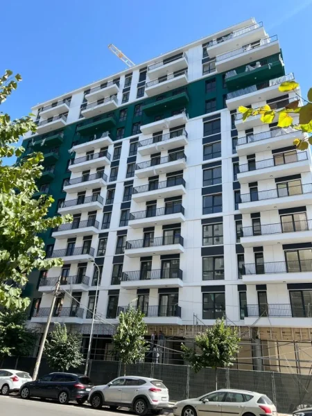 Tirane, jepet me qera apartament 2+1+Ballkon Kati 9, 95 m² 1.000 € (Rruga “Andon Lufi”)