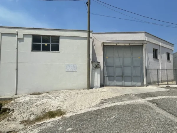 Tirane, jepet me qera magazine Kati 0, 500 m² (Ibrahim Shalqizi)