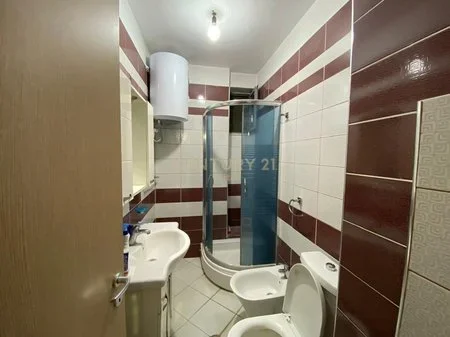 Tirane, shitet apartament 1+1+Ballkon Kati 4, 73 m² 90.000 € (Prane Spitalit Hygea)