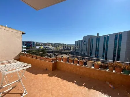 Tirane, shitet apartament 1+1+Ballkon Kati 4, 73 m² 90.000 € (Prane Spitalit Hygea)