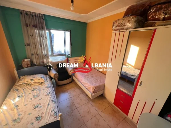Tirane, shitet apartament 2+1+Ballkon Kati 5, 100 m² 175.000 € (ne Bulevardin “Bajram Curri” perballe Deliorgjit)