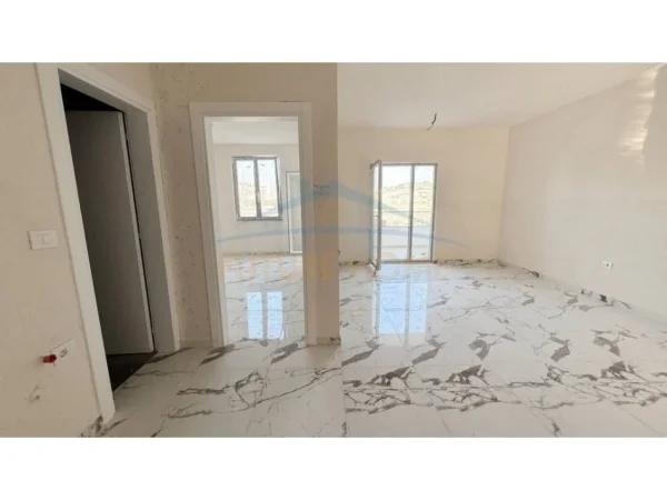 Durres, shitet apartament 1+1+Ballkon Kati 2, 64 m² 89.000 € (Golem)
