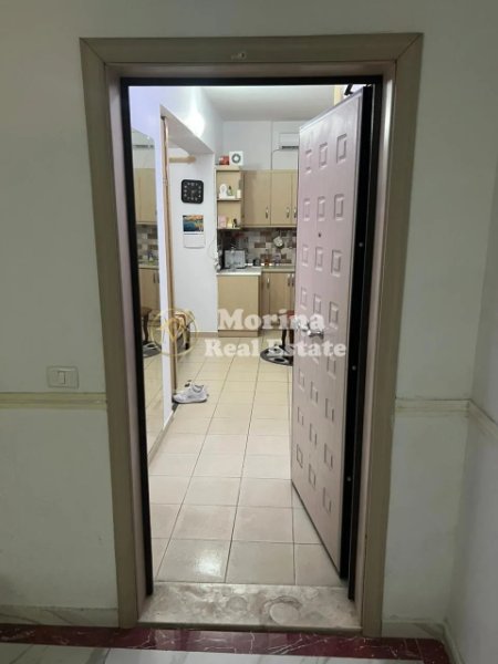 Tirane, jepet me qera apartament 1+1 Kati 1, 35 m² 300 € (Liqeni i Thate)