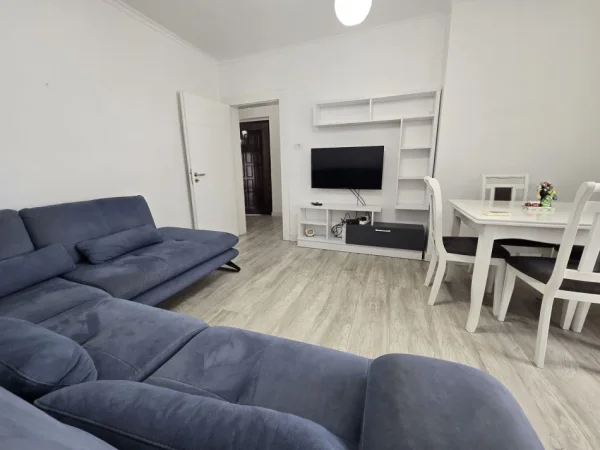 Tirane, shitet apartament 3+1+Ballkon Kati 4, 104 m² (Ali Demi)