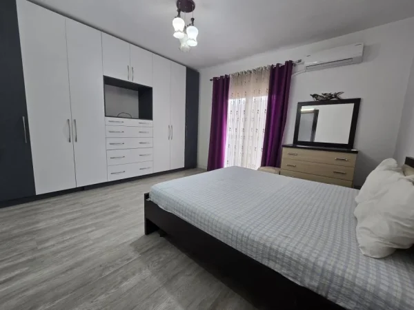 Tirane, shitet apartament 3+1+Ballkon Kati 4, 104 m² (Ali Demi)