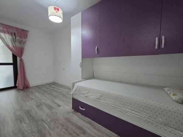 Tirane, shitet apartament 3+1+Ballkon Kati 4, 104 m² (Ali Demi)