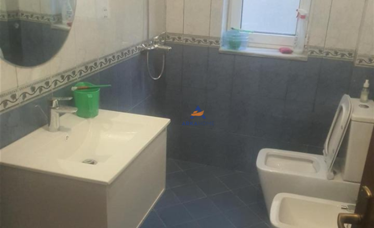 Tirane, jepet me qera apartament 2+1+Ballkon Kati 2, 60 m² 715 € (SHESHI WILLSON)