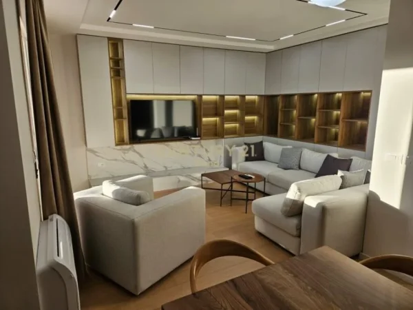 Tirane, shes apartament 2+1 Kati 8, 137 m² 205.500 € (Ali Demi)