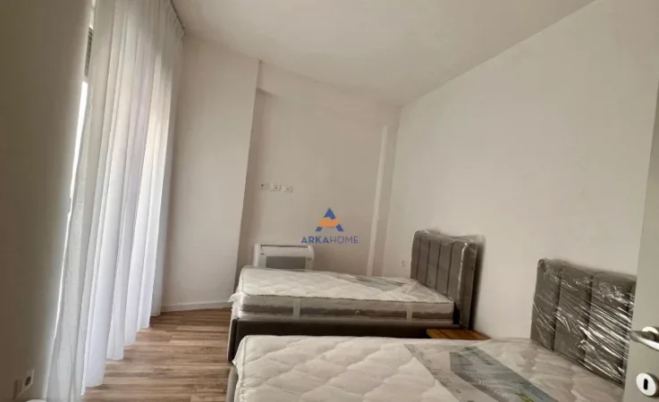 Tirane, jepet me qera apartament 2+1+Ballkon Kati 10, 110 m² 800 € (TE BULEVARDI I RI,RRUGA JORDAN MISJA)