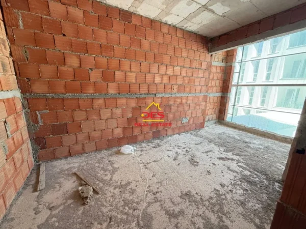 Vlore, shitet apartament 2+1+Ballkon Kati 2, 95 m² (Lungomare,Vlorë)