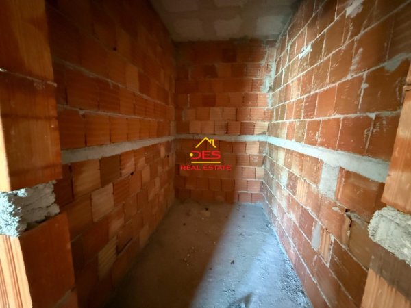 Vlore, shitet apartament 2+1+Ballkon Kati 2, 95 m² (Lungomare,Vlorë)
