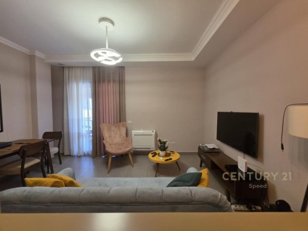 Tirane, jepet me qera apartament 2+1 Kati 3, 85 m² 800 € (PAZARIT TE RI)