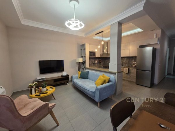 Tirane, jepet me qera apartament 2+1 Kati 3, 85 m² 800 € (PAZARIT TE RI)