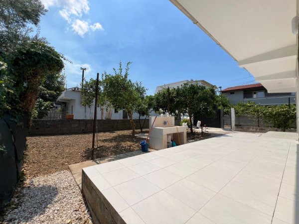 Tirane, jepet me qera Vile 1+1+Ballkon Kati 1, 90 m² 550 € (Ish Dogana)