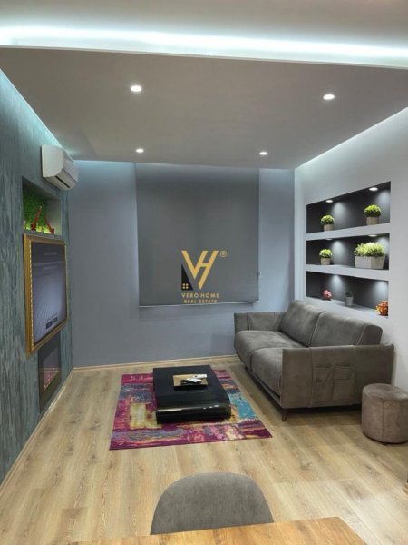 Tirane, jepet me qera apartament 2+1+Ballkon Kati 7, 95 m² 600 € (ASTIR)