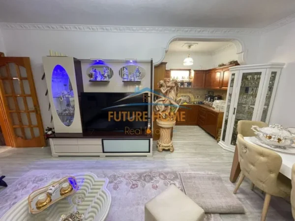 Tirane, shitet Vile 3 Katshe , 438 m² 650.000 € (Ish Restorant Durresi,Tirane)