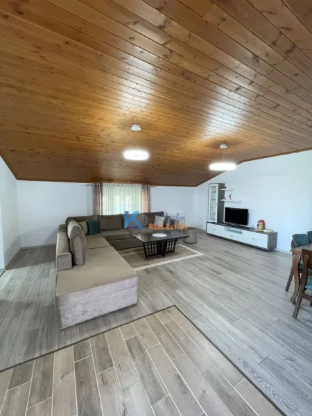 Tirane, jap me qera apartament+verande | Penthouse 1+1+Ballkon Kati 2, 90 m² 600 € (Farke)