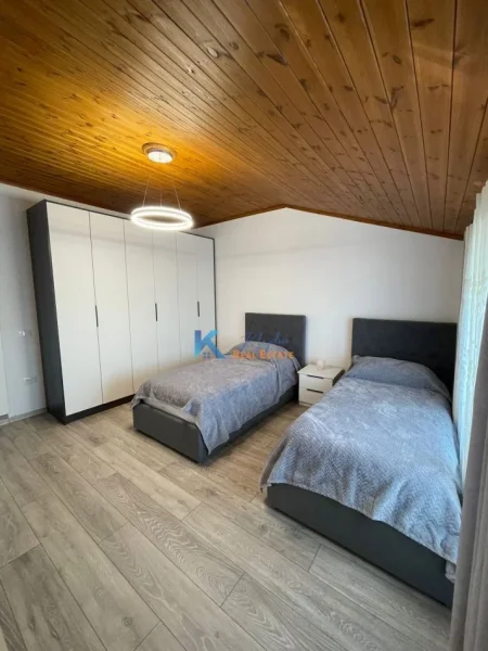 Tirane, jap me qera apartament+verande | Penthouse 1+1+Ballkon Kati 2, 90 m² 600 € (Farke)