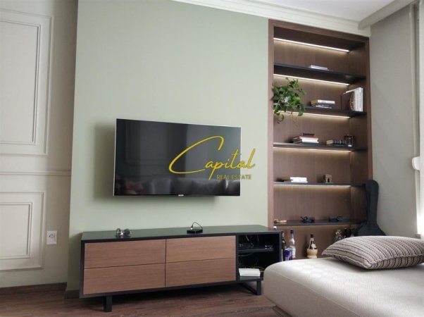 Tirane, jepet me qera apartament 2+1 Kati 5, 70 m² 1.100 € (MYSLYM SHYRI)