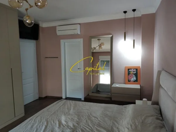 Tirane, jepet me qera apartament 2+1 Kati 5, 70 m² 1.100 € (MYSLYM SHYRI)