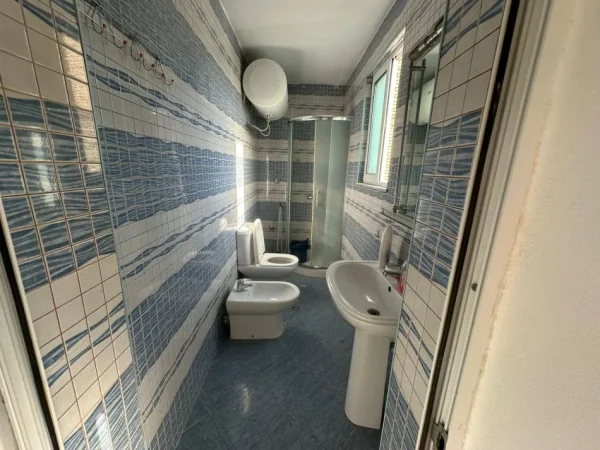 Tirane, shes apartament 1+1 Kati 4, 65 m² 102.000 € (Ilir Xhokaxhi Shkolla e Bashkuar)