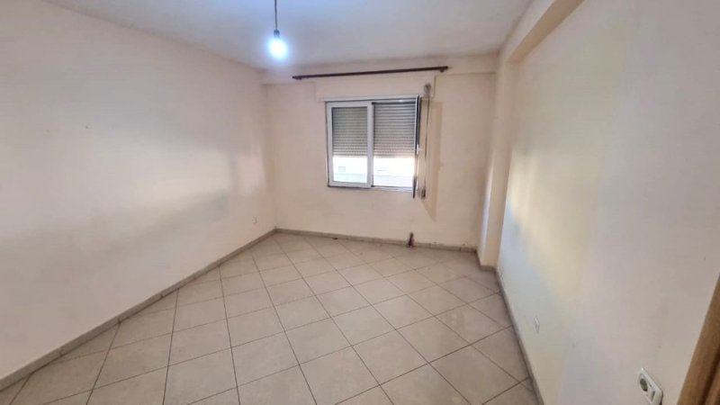 Tirane, jepet me qera apartament 1+1 Kati 4, 73 m² 400 € (JEPET ME QERA SUPER APARTAMENT 1+1 NE DON BOSKO TEK VIZION PLUS)