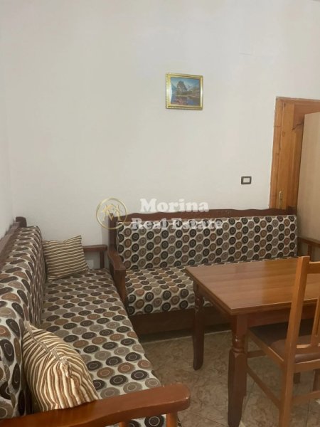 Tirane, jepet me qera apartament 1+1 , 60 m² 300 € (Rruga 5 Maji)