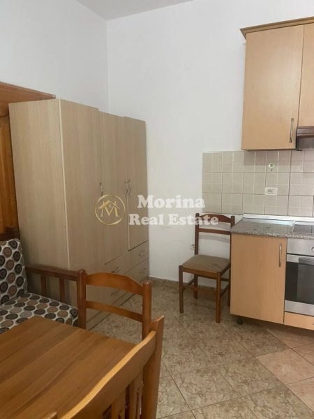 Tirane, jepet me qera apartament 1+1 , 60 m² 300 € (Rruga 5 Maji)