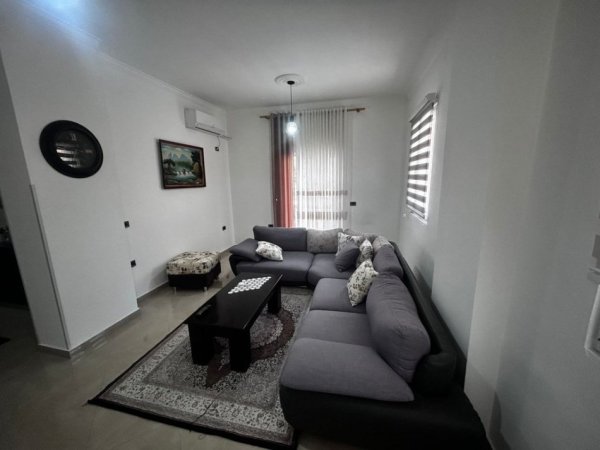 Tirane, jepet me qera apartament 2+1 Kati 1, 100 m² 550 € (Fondacioni Eleonora)